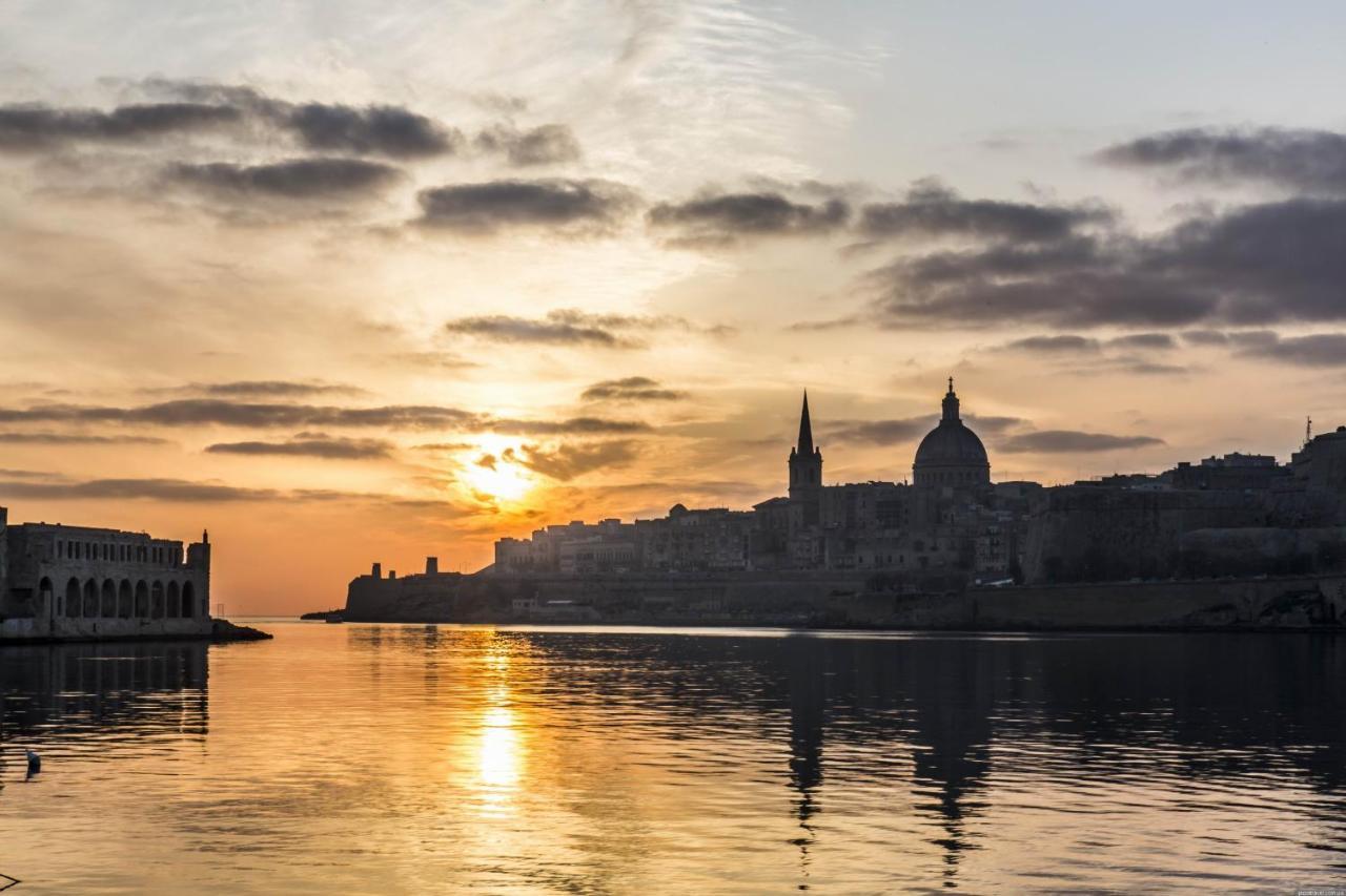 Spectacular Apartment Valletta And Harbour Views Sliema Zewnętrze zdjęcie